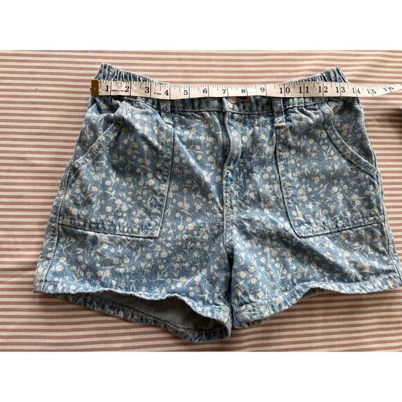 Old Navy Girl's Floral Denim Shorts Blue Size XL Summer Elastic Waist Button Zip - Picture 3 of 7